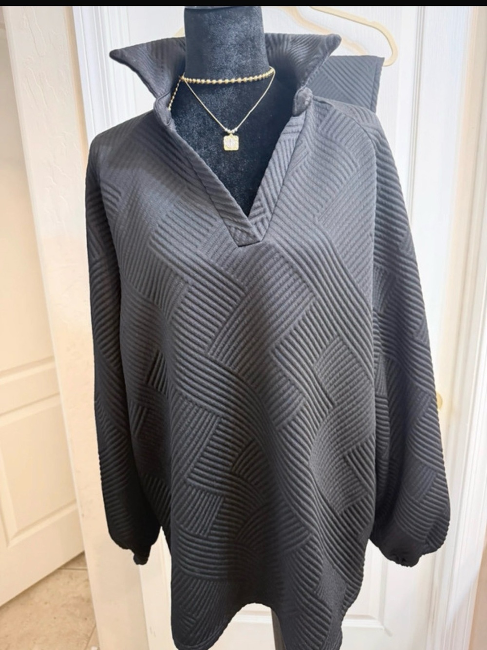 Oversized Quilted V-Neck Top - Black